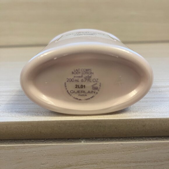 GUERLAIN Mon Guerlain Perfumed Body Lotion 200ml - Picture 2 of 2